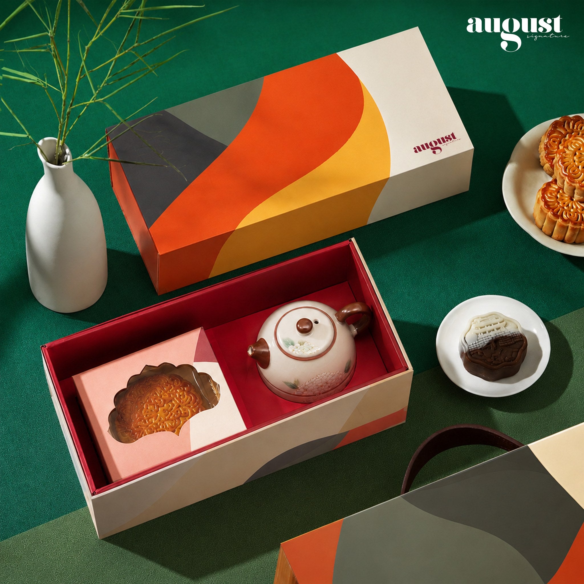 Amber Collection: Imperial Traditional Mooncake (Box of 1 + Tea Set) - August Signature