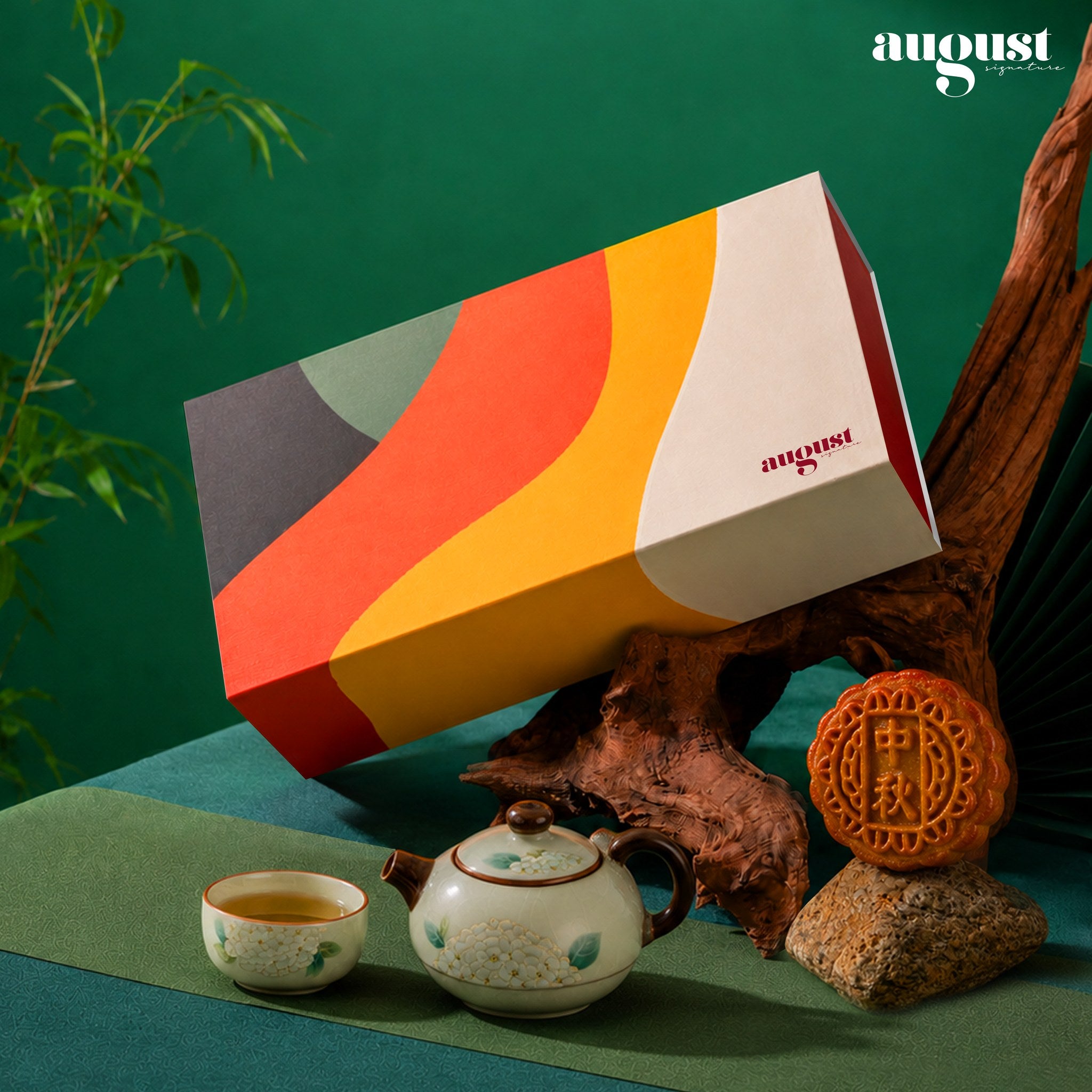 Amber Collection: Pistachio Kunafa Mooncake Gift Set (Box of 3) - August Signature